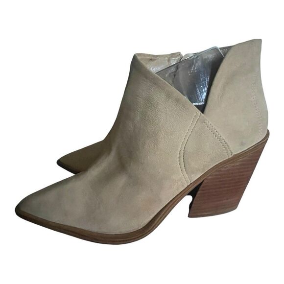 Vince Camuto Grendan Western Bootie Tan Suede With Block Heel  Size 10 FLAW***** - Picture 2 of 7